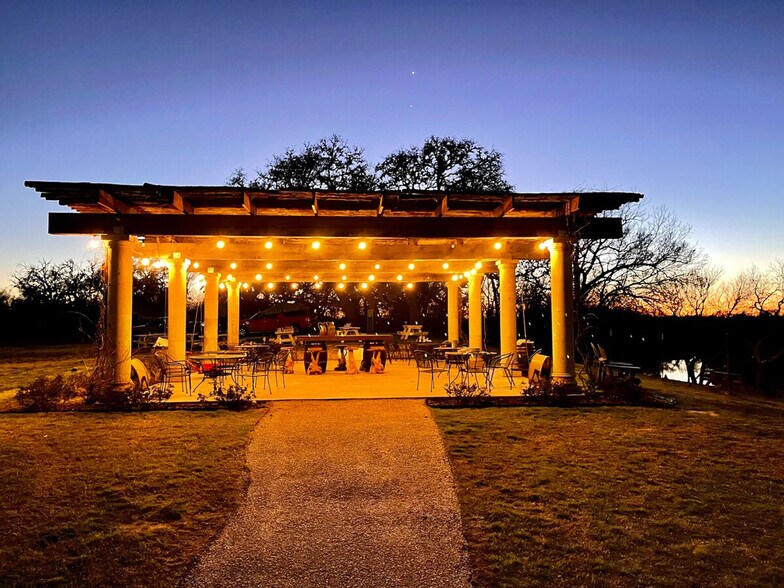 Building Photo - 607 Blueberry Hill