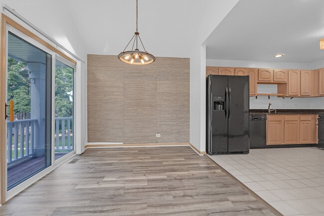 Building Photo - 1651 Apple Tree Ln