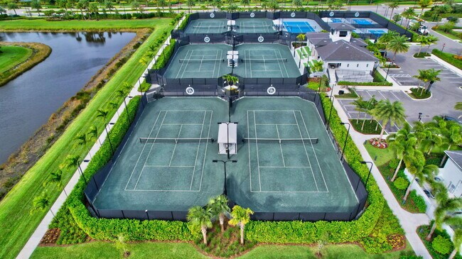 Building Photo - 17358 Santaluce Mnr