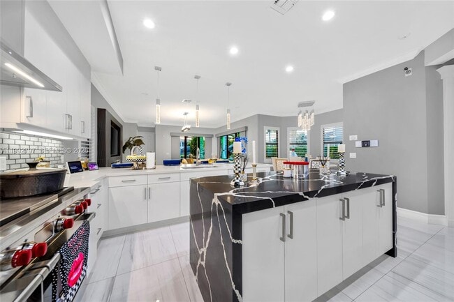 Building Photo - 16849 Pierre Cir