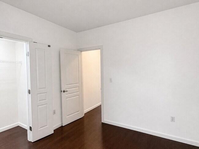 Building Photo - 4 Repton Cir
