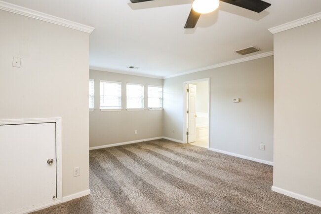 Building Photo - 2008 Greenhill Pass