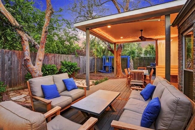 Building Photo - 11314 Piping Rock Dr