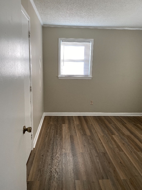 Building Photo - 110 Evergreen Ln