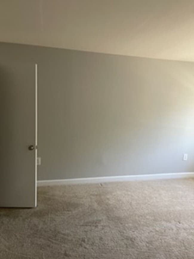 Building Photo - 1600 Renate Dr