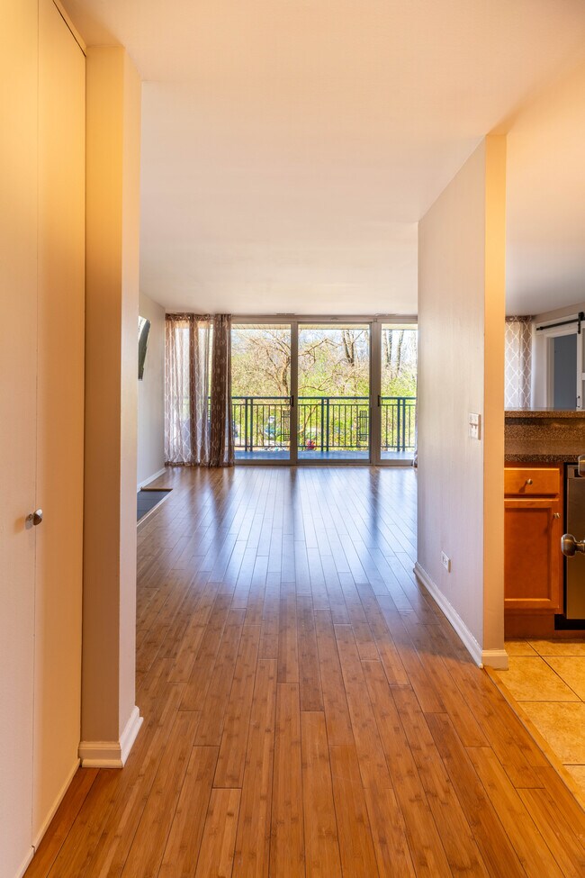 Primary Photo - 5950 Oakwood Dr