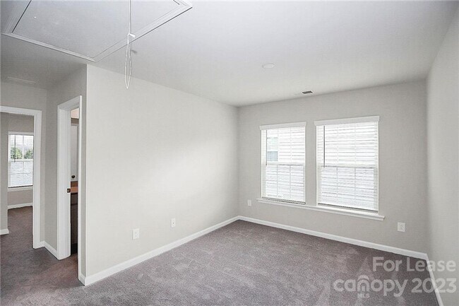 Building Photo - Stunning Almost New Home in desirable Chat...
