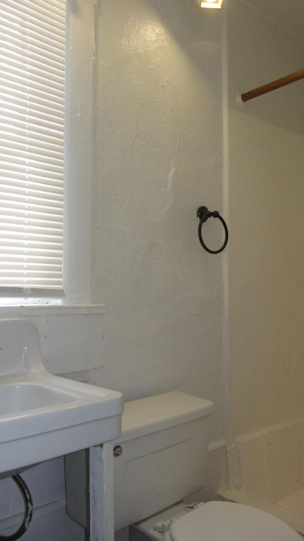 Building Photo - Affordable Studio/Single Family Home Near ...