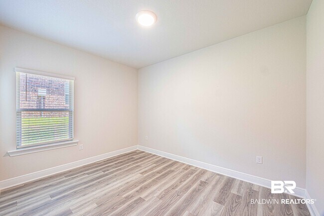 Building Photo - 31543 Lyon Rd