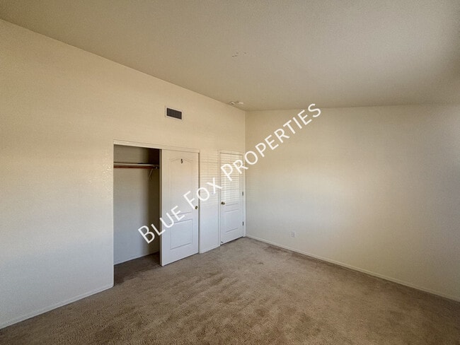 Building Photo - 9712 E Paseo Juan Tabo