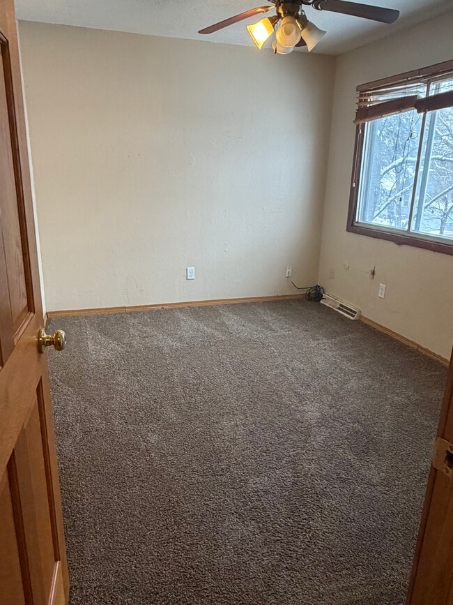 Building Photo - 1107 7th St N