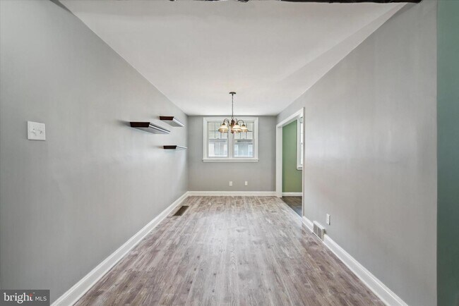 Building Photo - 330 Rively Ave