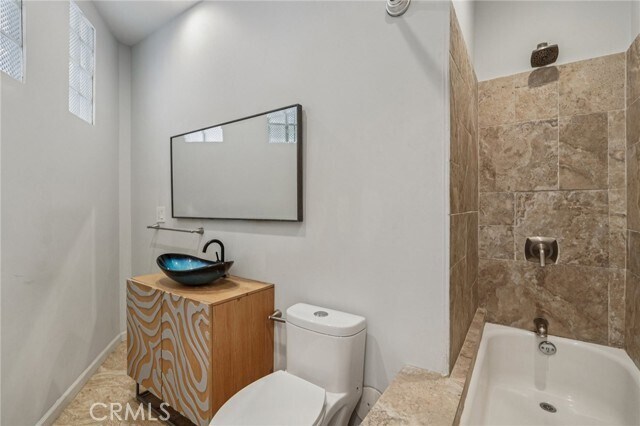 Building Photo - 24334 Crestlawn St