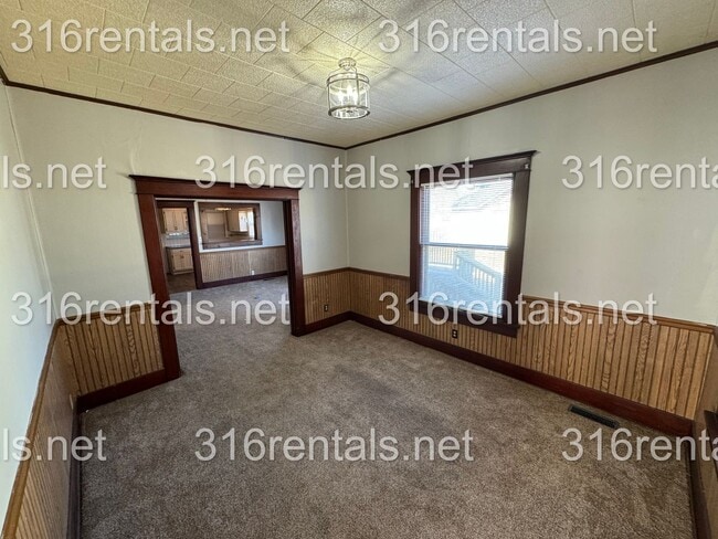Building Photo - $950 - 3 bed 1 bath - Single Family Home