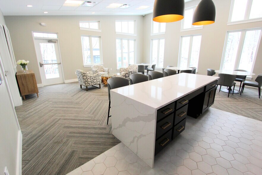 Building Photo - Waldorf Park Apartments