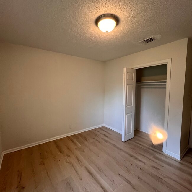 Building Photo - 106 Whispering Pines Loop