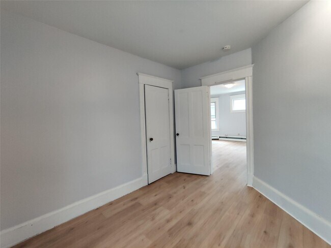 Building Photo - 85 N Hamilton St