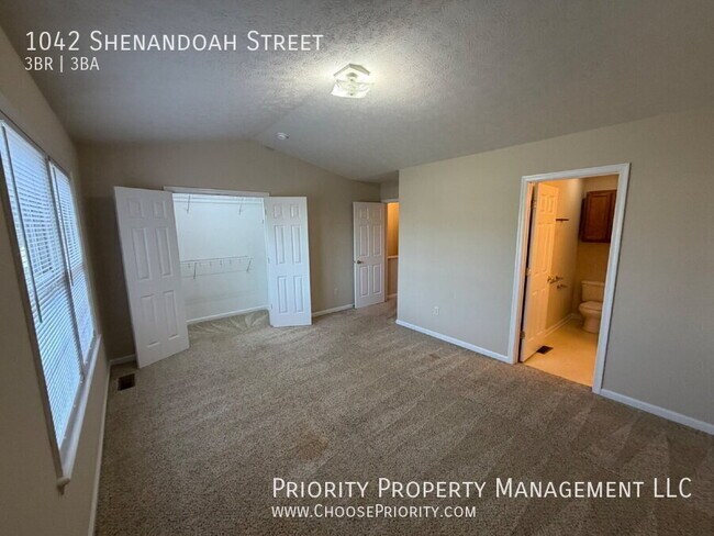 Building Photo - 1042 Shenandoah St