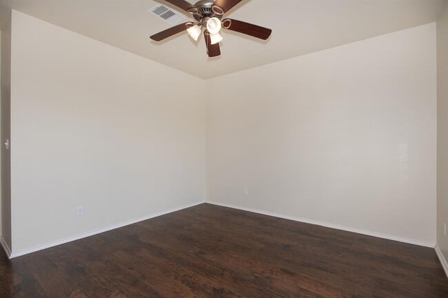 Building Photo - 333 Stella Gold Street