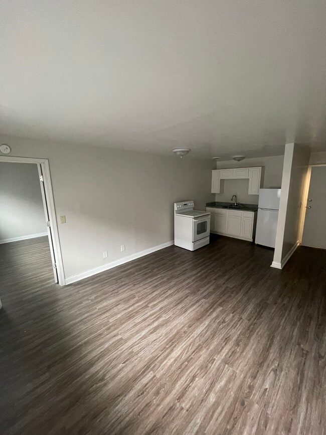 Building Photo - 2109 Harrison Ave