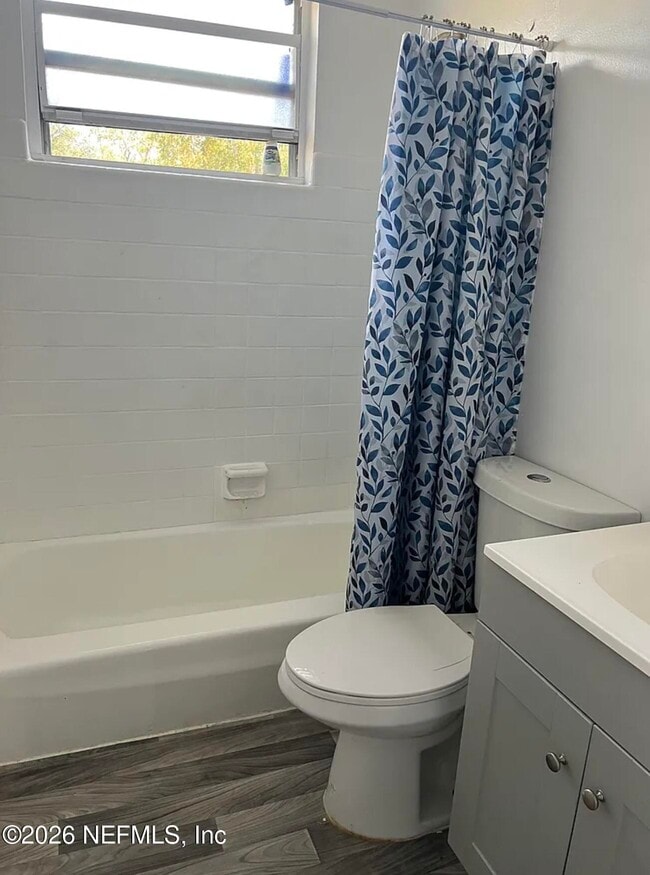 Building Photo - 1554 W 22nd St