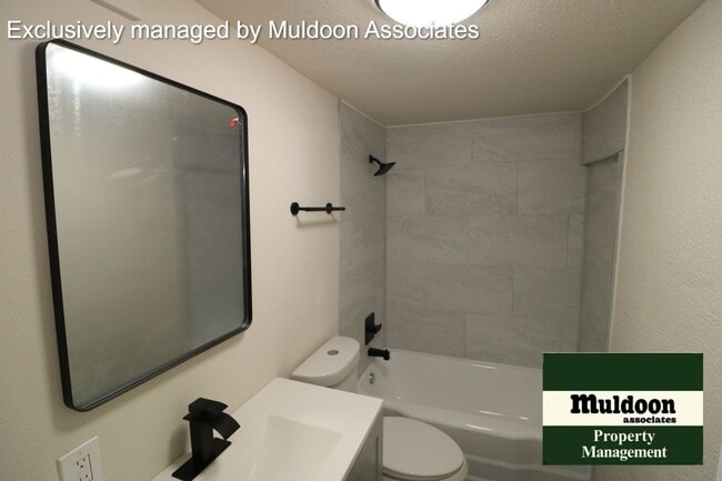 Building Photo - Adorable 2 bed 1 bath Recently remodeled!
