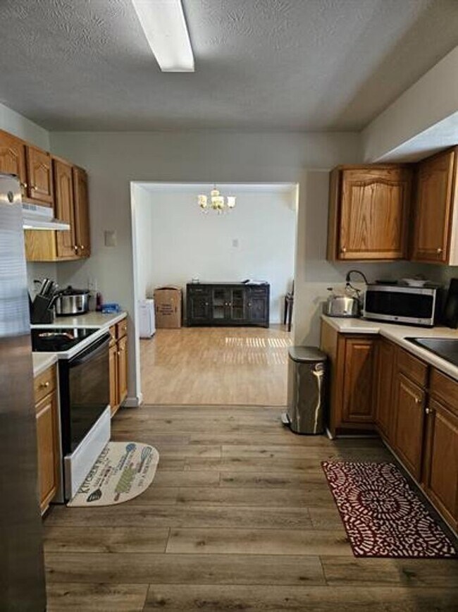 Building Photo - 1883 Powder Branch Rd