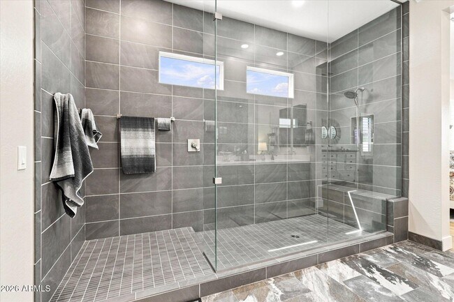 Building Photo - 1118 E Paseo Way