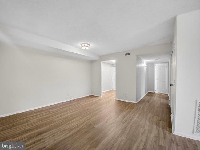 Building Photo - 7680 Tremayne Pl