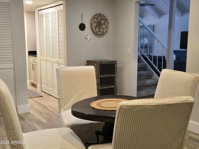 Building Photo - 5832 N Scottsdale Rd