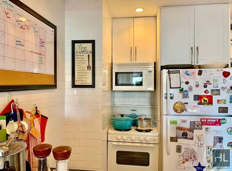 Primary Photo - Rent Stabilized 1 bedroom with balcony - i...