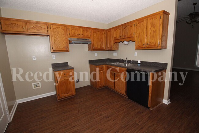 Building Photo - 6077 Wills Way Cir S
