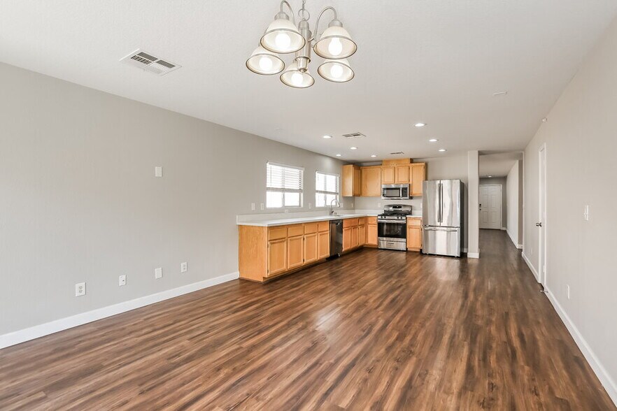 Building Photo - 5016 Charlo Dr