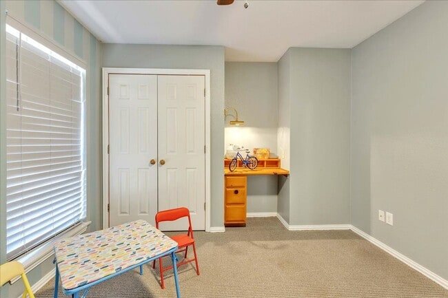 Building Photo - Look at this Bonus Room!!!