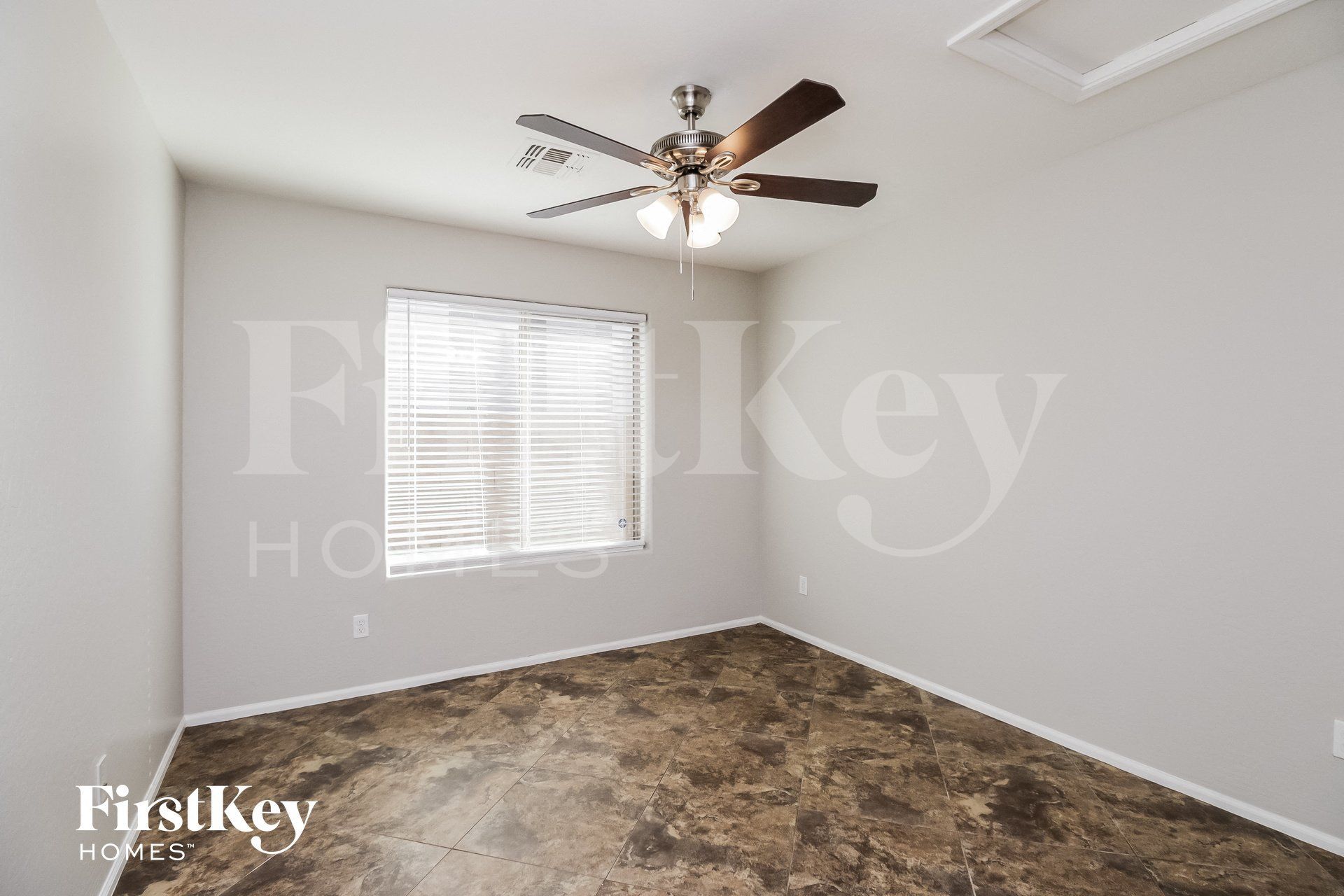 Building Photo - 2060 W Goldmine Mountain Dr