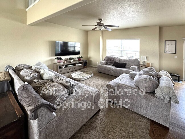 Building Photo - 8456 Hardwood Cir