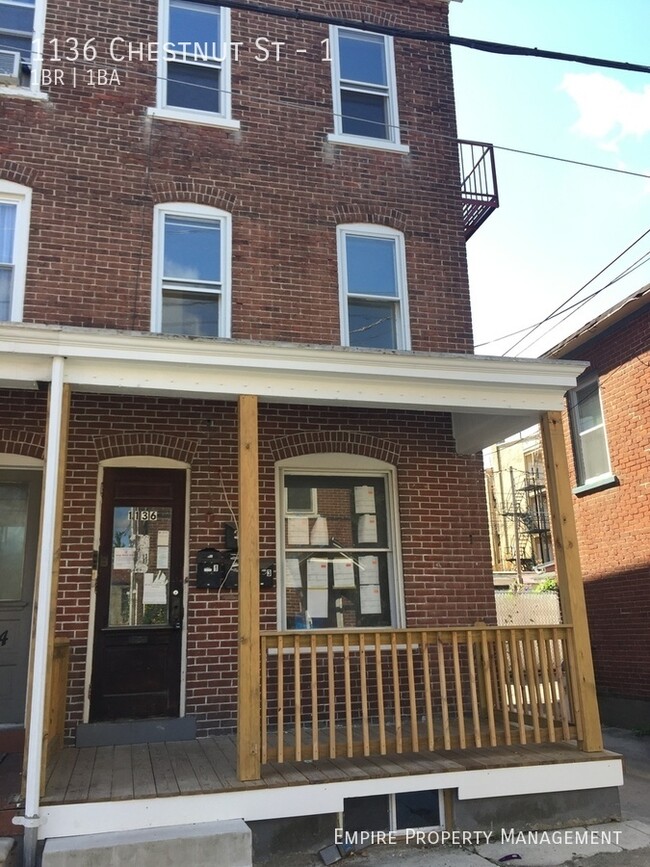Primary Photo - 1136 Chestnut St