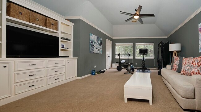 Building Photo - 31 Bluff Creek Pl