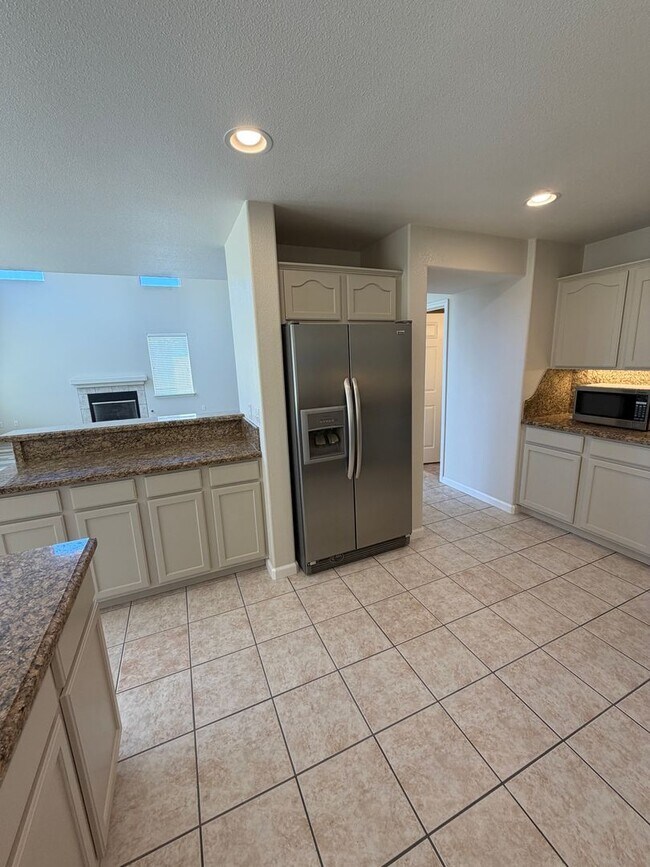 Building Photo - 1810 Baylor Ln