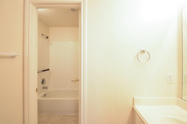 Building Photo - 22011 Gold Leaf Trail