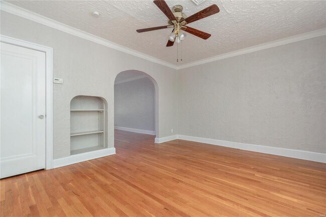 Building Photo - 7234 Amherst Ave