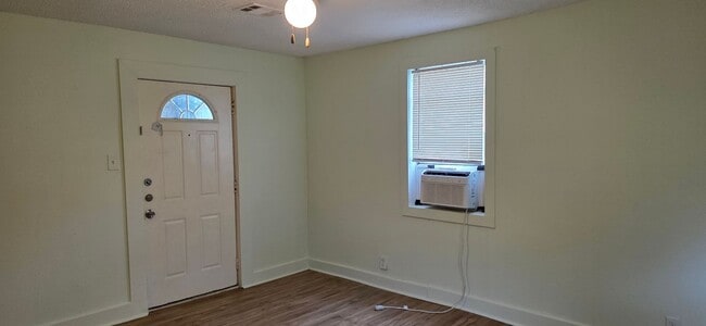Building Photo - 2808 Avenue H