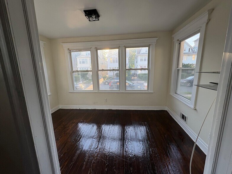 Den? Possibility of 4th Bedroom - 274 S Burnett St