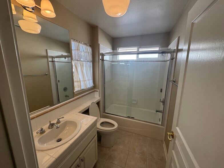 Building Photo - 11956 Stone Gate Way