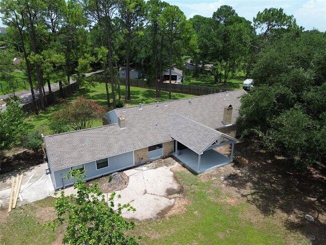 Building Photo - 8219 Wateka Cir