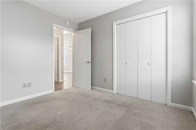 Building Photo - 1967 Abbey Province