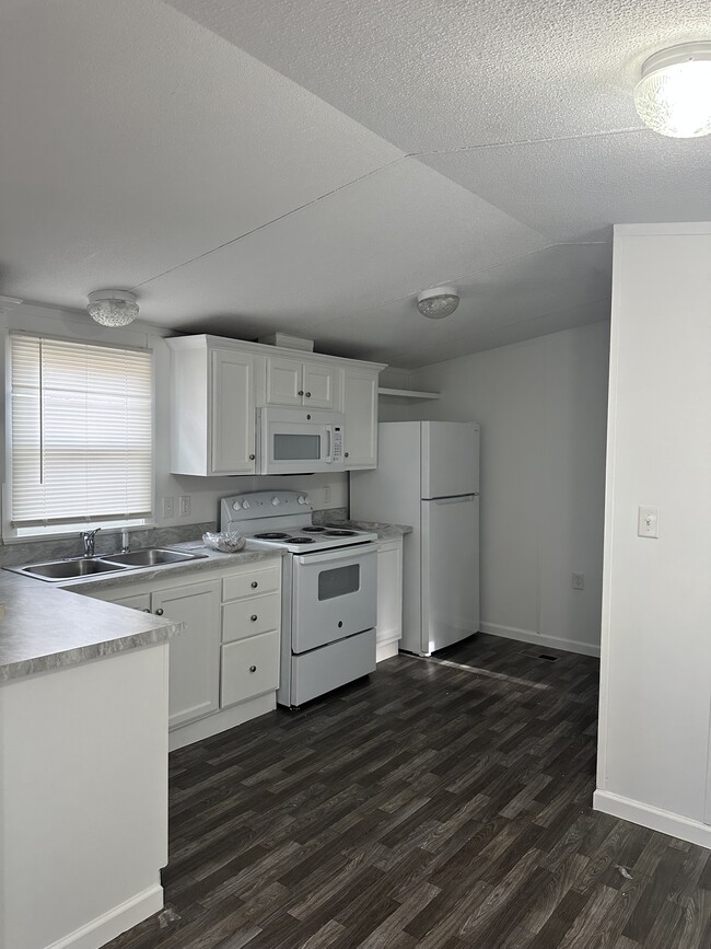 Building Photo - 43665 Pump House Ln