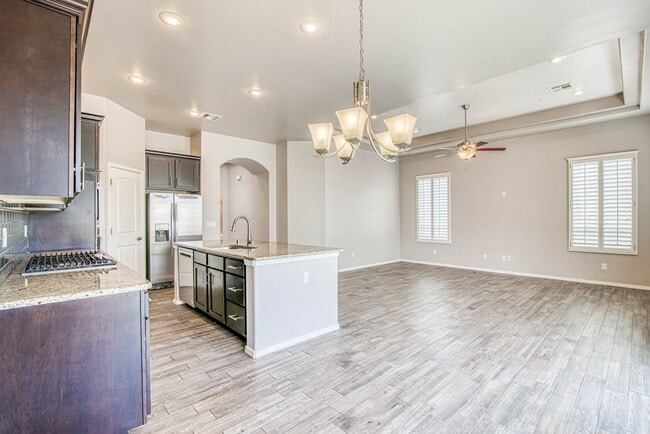 Building Photo - Beautiful Westside home with 3 bed-2 baths...