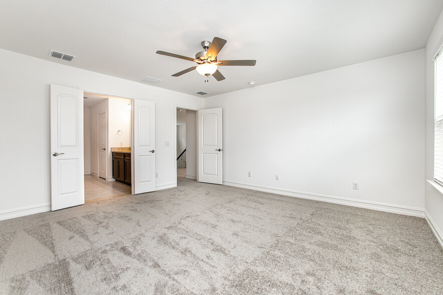 Building Photo - 345 Rosemoor Pl