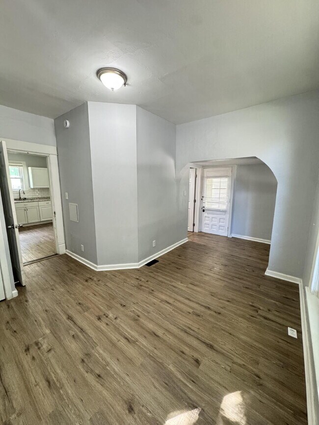Building Photo - Spacious 3BR/2BA Home in Lafayette – Pet Friendly + Shared Laundry!